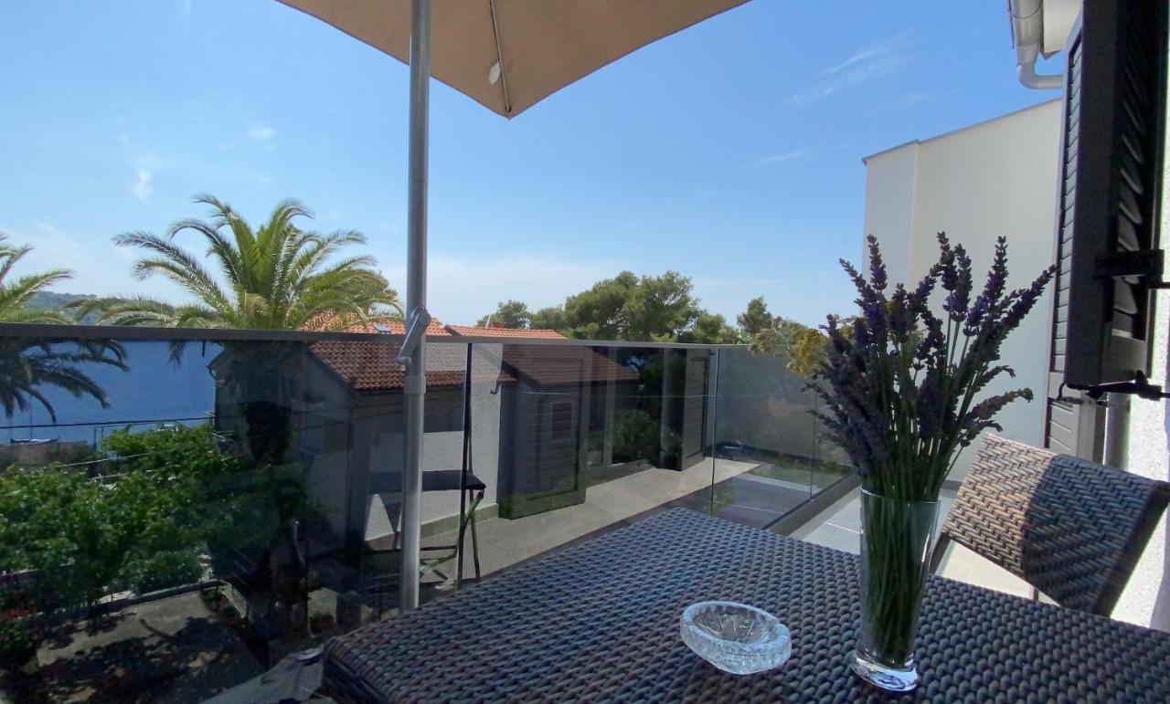 Apartments Tasha Mali Losinj Exterior photo