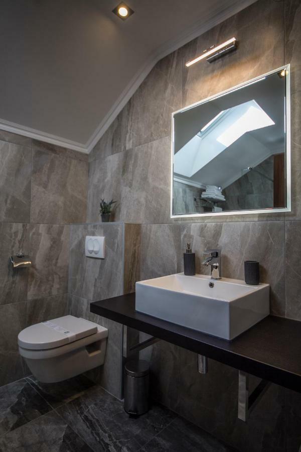 Apartments Tasha Mali Losinj Exterior photo